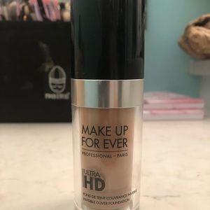 Make Up For Ever ultra HD foundation y355